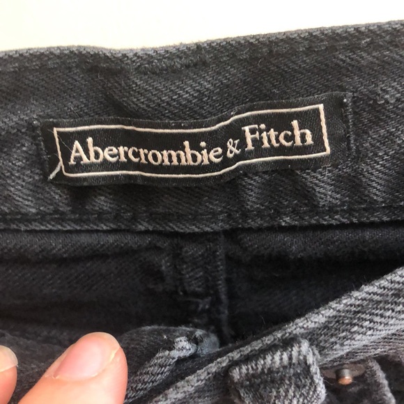 Black cut-off shorts, Abercrombie and Fitch - Picture 2 of 6
